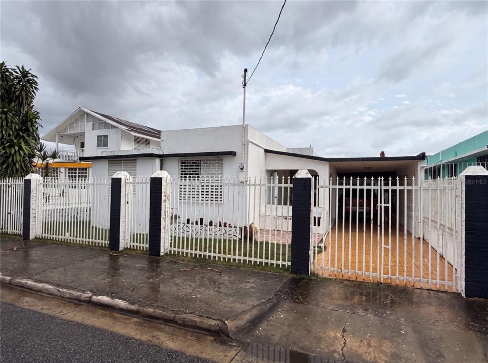 187 Romaguera · 5BR/3BA Home with Independent Income Unit · Mayagüez - 2