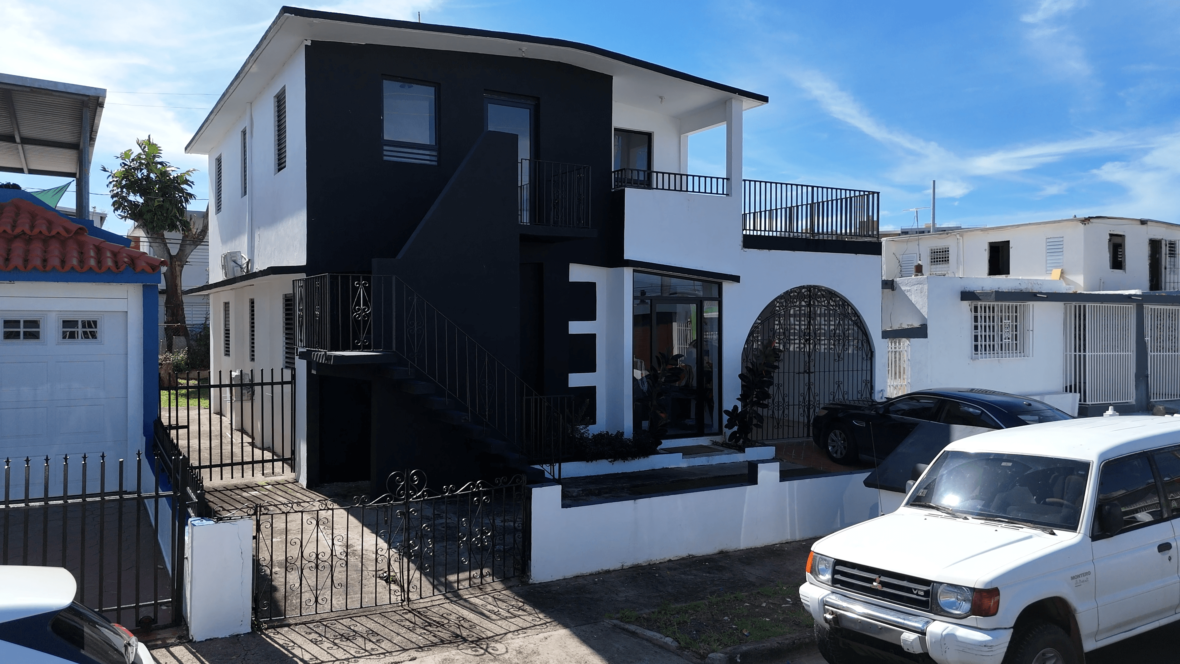 906 Hypolais St. Country Club